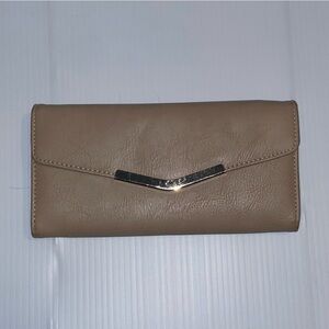 Elegant Tan Leather Clutch